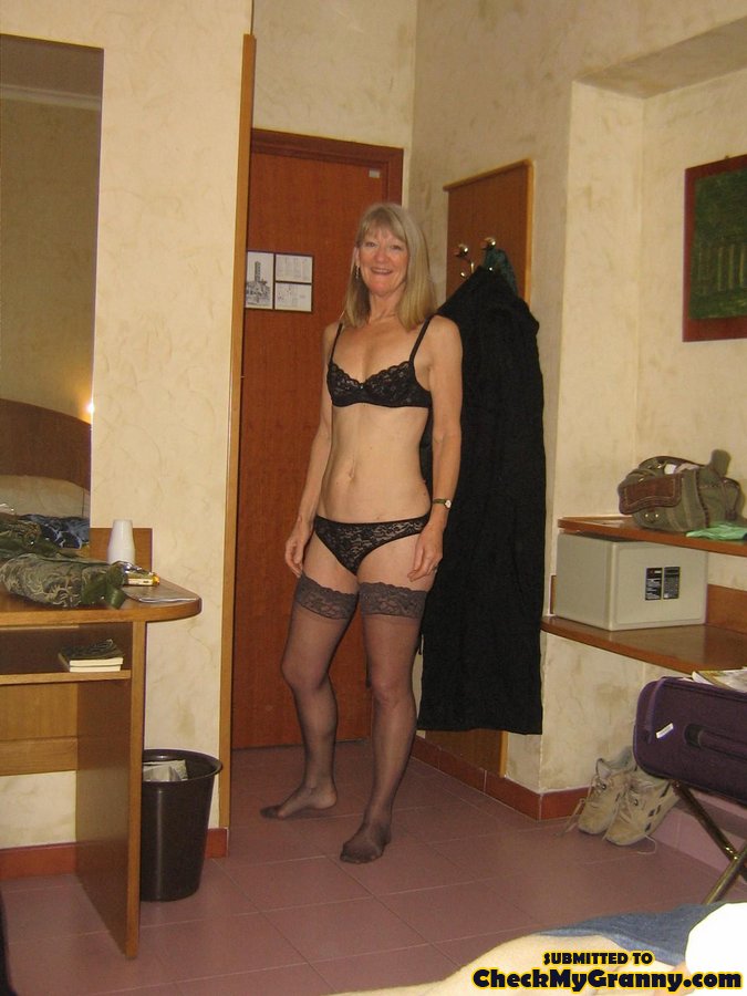/content/check-my-granny/galleries/002-real_amateur_granny_porn-092412/full/007.jpg