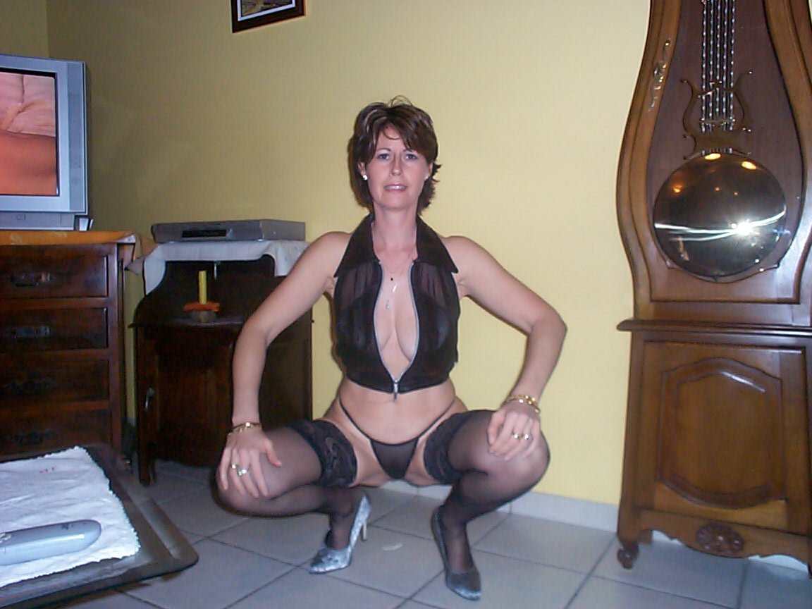 /content/my-wife-bitch/galleries/37-collection_milfs_and_housewives/full/15.jpg