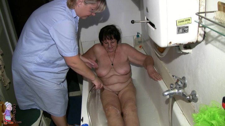 /content/old-nanny/galleries/18-granny_and_mature_hot_bath/full/003.jpg