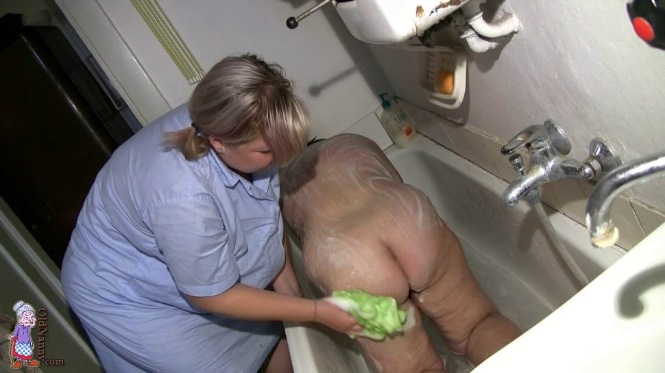 /content/old-nanny/galleries/18-granny_and_mature_hot_bath/full/009.jpg
