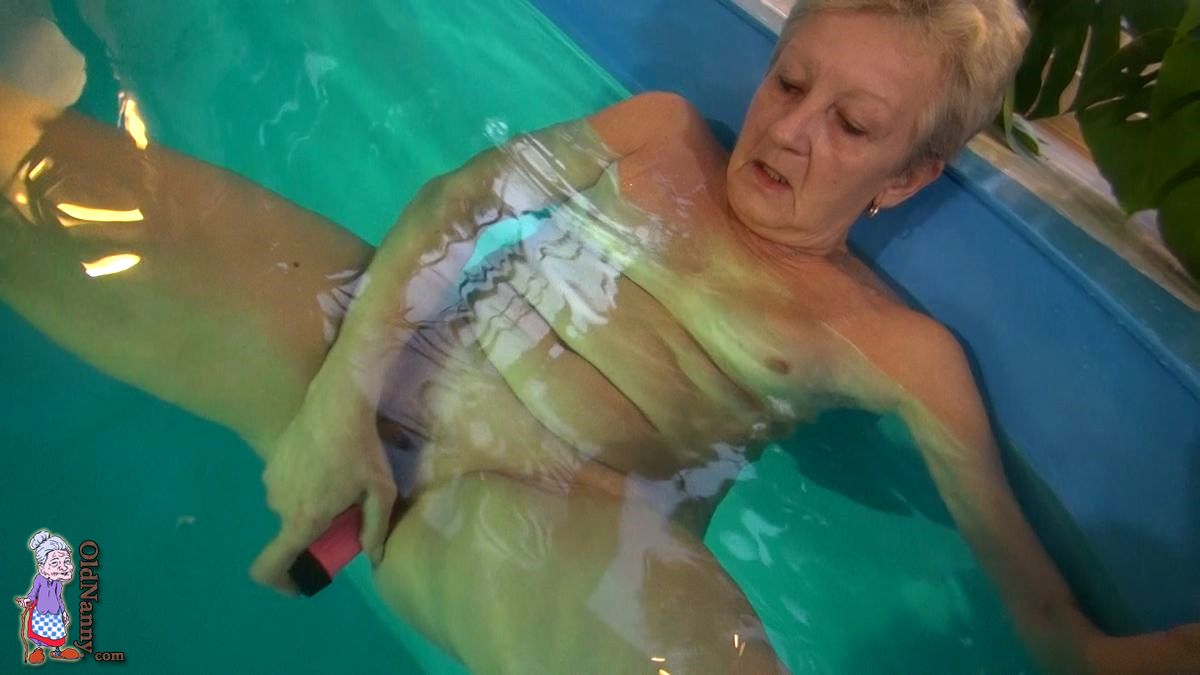 /content/old-nanny/galleries/72-granny_lesbian_sex_with_young_hottie/full/011.jpg