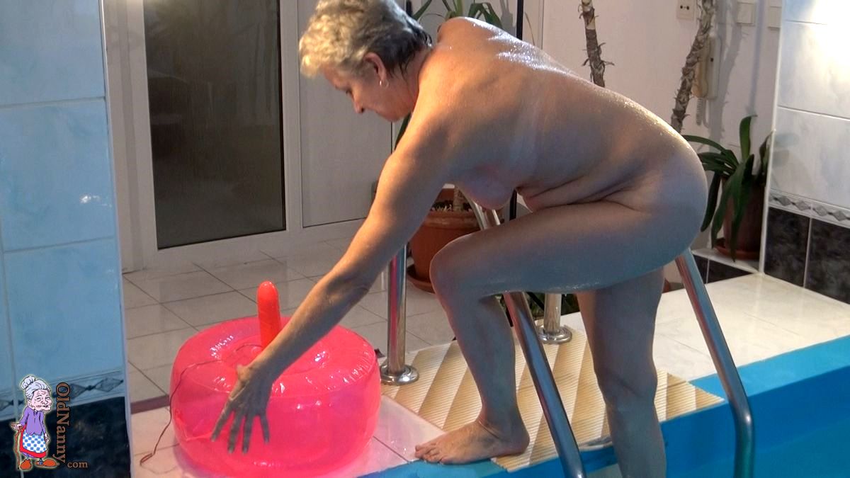 /content/old-nanny/galleries/75-grannies_pleasure_themselves/full/001.jpg